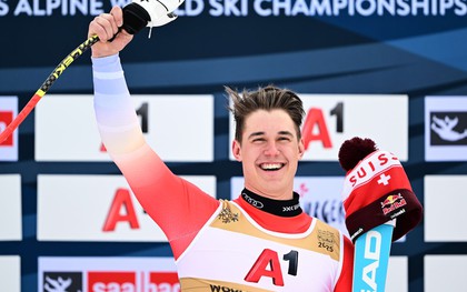 Rủ anh thợ mộc đi trượt tuyết, "ẵm luôn" 3 HCV Thế vận hội, visual "tuyệt đối điện ảnh" gây xôn xao thế giới