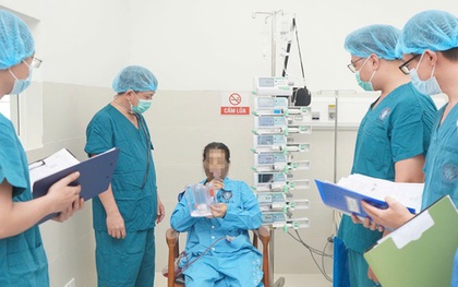 Con trai hiến gan, giành lại sự sống cho mẹ trong giờ phút nguy kịch