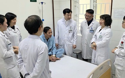 Xúc động hành trình tái sinh đôi mắt cho người bệnh tưởng chừng sẽ mù loà vĩnh viễn