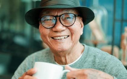 61 tuổi, nhìn lại 1 đời nhà rộng xe sang, theo đuổi thành công, tôi mới hiểu có một thứ mình thiếu nhất