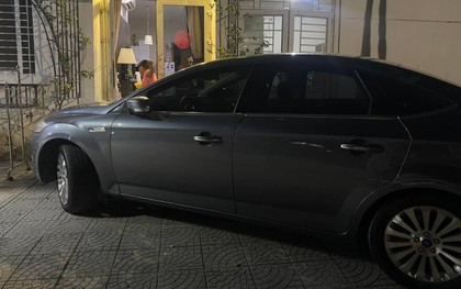 Nhà hàng xóm toàn xe sang về Tết, còn mỉa mai tôi “vô phúc”, thế mà thấy con dâu tôi xuất hiện mặt họ tái mét, không dám khoe khoang