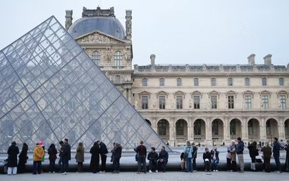Pháp phanh phui mạng lưới gian lận vé kéo dài 10 năm tại bảo tàng Louvre