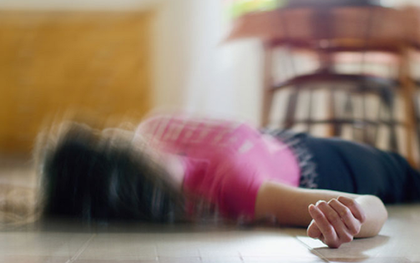 Cô bé 13 tuổi tử vong đột ngột sau khi uống thứ "vạn người mê" giữa ban ngày