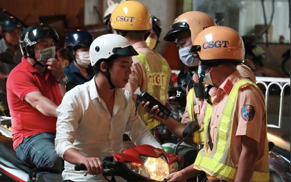 Chi tiết mức phạt nồng độ cồn dịp Tết 2026: "Kịch khung" lên đến 40 triệu đồng, bị trừ sạch điểm bằng lái