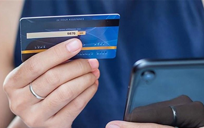 Đừng để mất sạch tiền trong tài khoản khi du lịch Tết vì thói quen này