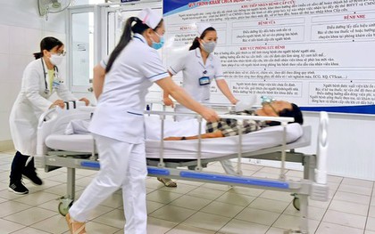 Trắng đêm nơi phòng cấp cứu