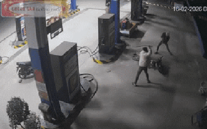 "Dậy sóng" đoạn clip nhóm thanh niên rượt đuổi, đập phá xe máy tại cây xăng rạng sáng