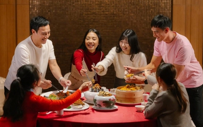 Phía sau mâm cỗ đủ đầy ngày Tết là những lo lắng không nói thành lời