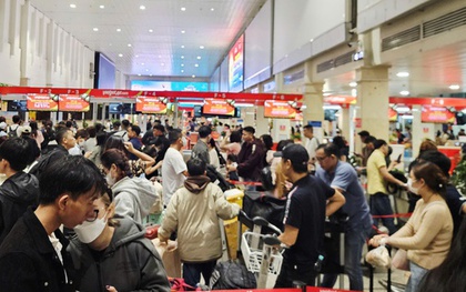 Mùng 3 Tết, vé máy bay từ Hà Nội và TPHCM vẫn thấp
