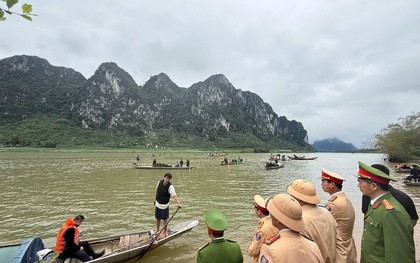 Huy động hơn 100 người tìm kiếm 2 người mất tích vụ lật đò ở Quảng Trị