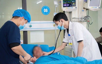 Cấp cứu 2 ca nhồi máu cơ tim có cùng triệu chứng đau ngực