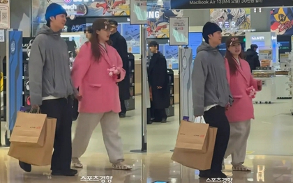 Vợ chồng nữ ca sĩ đình đám hẹn hò mùng 4 Tết, dính ngay tin mang thai