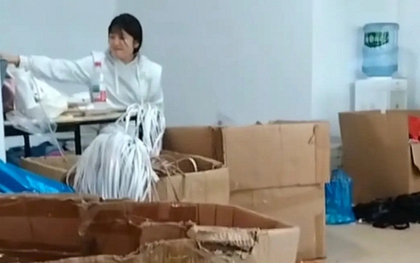 Đoạn video khiến ai xem xong cũng bực: Sao trên đời lại có người EQ thấp chạm đáy đến như vậy!