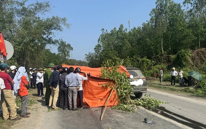 Va chạm giữa ô tô và xe máy, gia đình 4 người thương vong