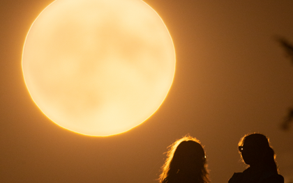 Ba siêu trăng chưa lộ mặt năm Bính Ngọ