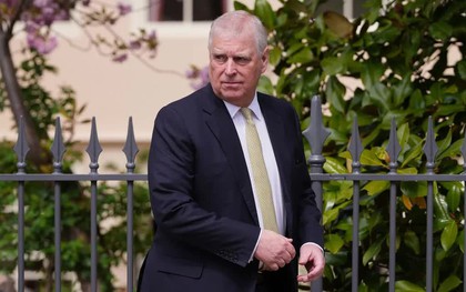 Anh xem xét loại em trai Vua Charles khỏi danh sách kế vị