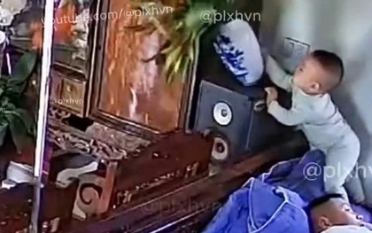 Đoạn video đang khiến cư dân mạng Việt Nam "bùng nổ": Bố mẹ cư xử thế này, bảo sao gia đình hạnh phúc!