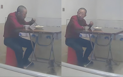 Xem camera nhà đêm giao thừa, con gái bật khóc khi thấy bố vẫn bày hai bộ bát đũa