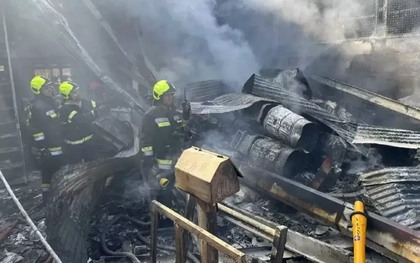 Trực thăng quân sự Iran rơi xuống khu chợ sầm uất, ít nhất 4 người thiệt mạng