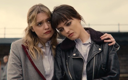 Xem phim Sex Education, tôi khóc nấc khi tìm thấy chiếc hộp "bí mật" con giấu dưới gầm giường: Xin lỗi con, mẹ đã quá vô tâm!