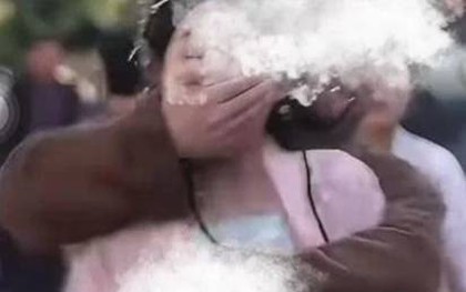 Phẫn nộ cảnh nam diễn viên sàm sỡ bạn diễn trong phim ngắn đang "on trend"