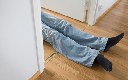 Người đàn ông 16 tuổi tử vong đột ngột sau bữa ăn, nguyên nhân từ thức uống "cực độc" ít ai ngờ