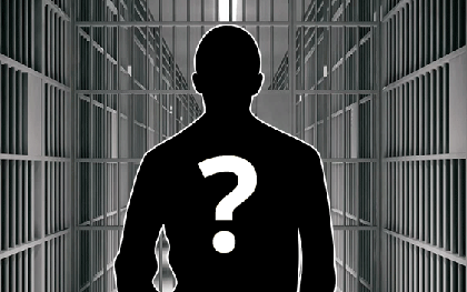 Danh hài đình đám tự tay tống cổ anh trai vào tù