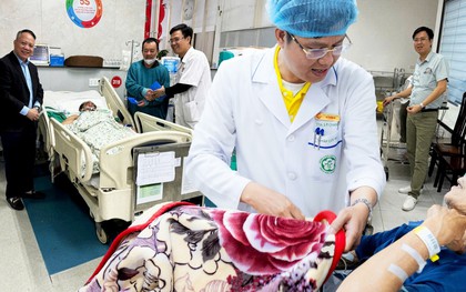 Điều dưỡng trưởng Trung tâm cấp cứu A9, Bệnh viện Bạch Mai: 21 năm đi làm thì 16 năm trực đêm giao thừa nhưng "mình chưa bao giờ hối hận"