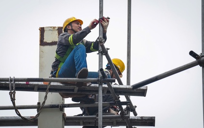 Công nhân muốn nghỉ hết rằm tháng Giêng, doanh nghiệp đưa xe lên tận bản đón thợ