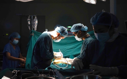 Cuộc gọi của bệnh nhân cũ đúng dịp 27/2 khiến ê kíp bác sĩ 'lặng đi vài giây'
