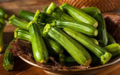 Chợ Tết bày bán rất nhiều, nhưng 4 loại rau này lại bị khuyên không nên mua vì trái mùa, ít chất dinh dưỡng