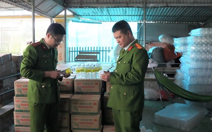 Triệt phá đường dây sản xuất hơn 60.000 lít giấm giả từ axit công nghiệp: Nguy cơ khôn lường cho sức khỏe người tiêu dùng