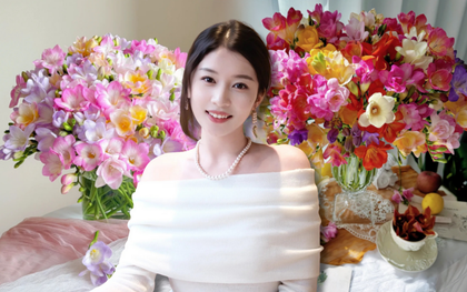 Chưng Tết đừng chỉ quanh quẩn đào với mai, thử rước ngay "nàng thơ" lan Nam Phi về nhà: Vừa sang chảnh, thơm nức nở lại kích hoạt may mắn cho cả năm