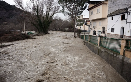 Tây Ban Nha và Bồ Đào Nha căng mình ứng phó mưa bão Leonardo: 1 người chết và 1 bé gái mất tích trong mưa lũ