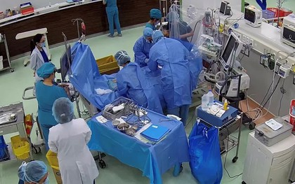 Hồi sinh ngoạn mục bệnh nhi ngưng tim do viêm cơ tim tối cấp