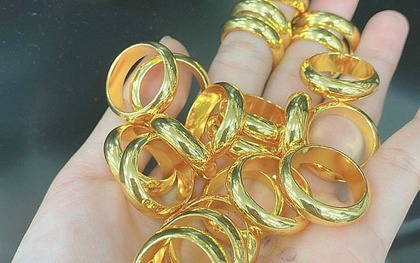 Kịch bản khó chịu nhất của người "đu đỉnh" vàng