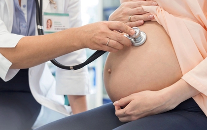 Thấy dấu hiệu lạ ở "vùng kín" khi mang thai 20 tuần, cô gái trẻ nhận kết quả khiến nhiều người giật mình