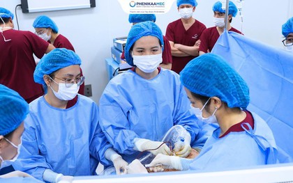 Trung tâm Y học Bào thai PhenikaaMec 3 lần truyền máu trong tử cung cứu sống thai nhi bất đồng nhóm máu Rh hiếm gặp