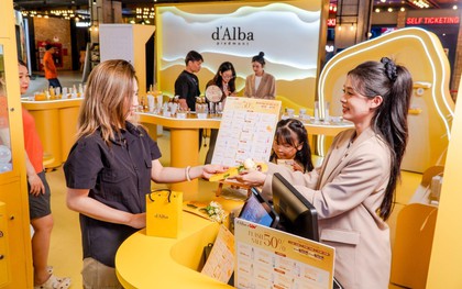 Hàng ngàn người đánh thức làn da căng bóng cùng d’Alba tại sự kiện “Glow in the Spotlight”