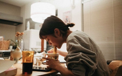 Nghiên cứu trên 400 người tiết lộ khung giờ ăn tối làm tăng gấp đôi nguy cơ béo phì, viêm nhiễm