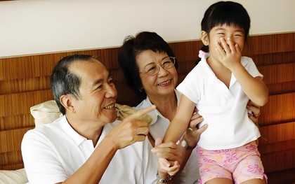 Chuyện lạ mà thật: Trẻ do ông bà nuôi dạy thường không thoát khỏi 3 đặc điểm này! Con bạn có mấy điều?