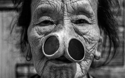 Vùng đất kỳ lạ nơi phụ nữ mê mẩn "làm đẹp" với hai chiếc lỗ kinh dị trên mũi