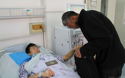 Chàng trai 20 tuổi đã phải chạy thận nhân tạo vì bỏ qua 1 dấu hiệu xuất hiện từ 1 năm trước