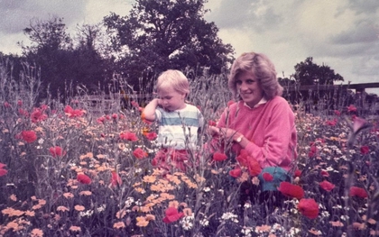 Thân vương William xé lòng đăng ảnh chưa từng công bố với Công nương Diana ngày của Mẹ, chi tiết vắng bóng Vương phi Kate gây chú ý