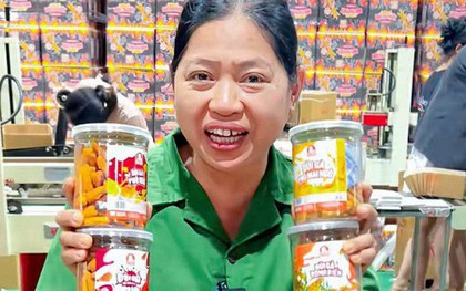 Người phụ nữ bán đồ ăn vặt, thu gần 230 tỉ đồng chỉ trong 1 năm