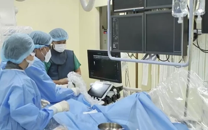 ‘Bỏ đói’ khối u cứu nữ bệnh nhân bị rong kinh, suy kiệt vì mất máu