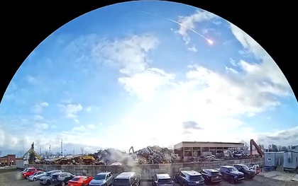 Nổ thiên thạch 7 tấn giữa trời, dân Mỹ đổ xô tìm mảnh vỡ