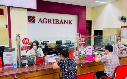 Từ hôm nay, khách hàng Agribank rút tiền, chuyển tiền có thay đổi