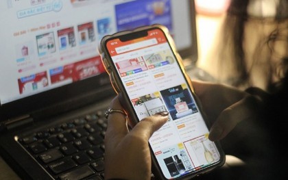 Đang thanh toán đơn hàng online, mẹ Hà Nội sửng sốt trước câu nói của con trai lớp 6: "Tôi không ngờ mình tụt hậu đến thế!"