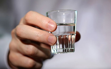 Điều gì xảy ra với não và gan nếu uống rượu 3-4 buổi mỗi tuần?